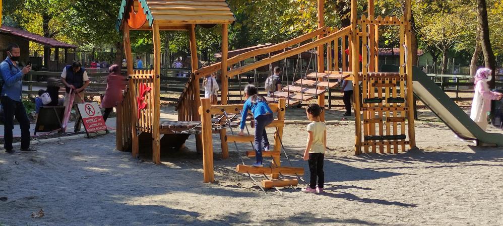 Bursa hayvanat bahçesinde survivor parkuru gibi park