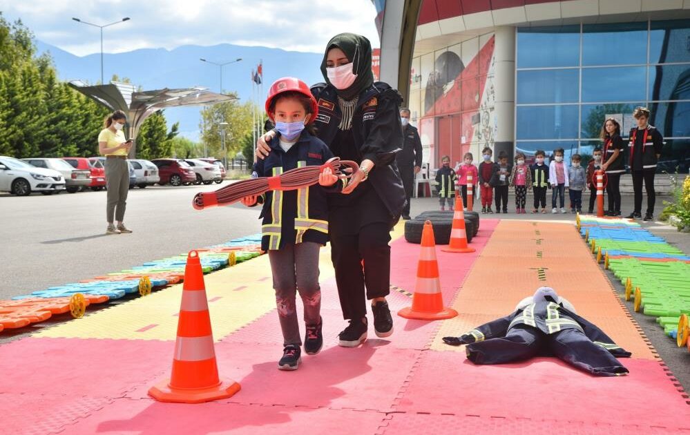 Bursa’da minik itfaiye erleri görev başında