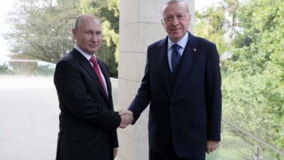 Putin’den Cumhurbaşkanı Erdoğan’a Sputnik V aşı önerisi