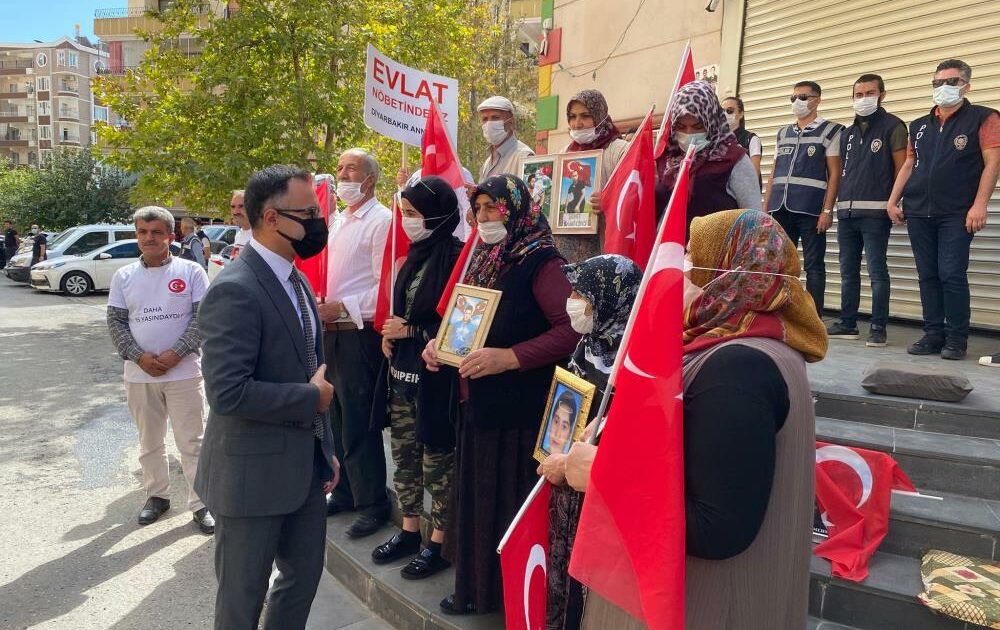 Kayapınar Belediyesi’nden Diyarbakır Annelerine destek