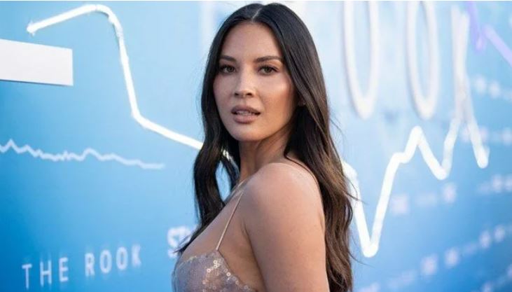 Olivia Munn ilk çocuğuna hamile