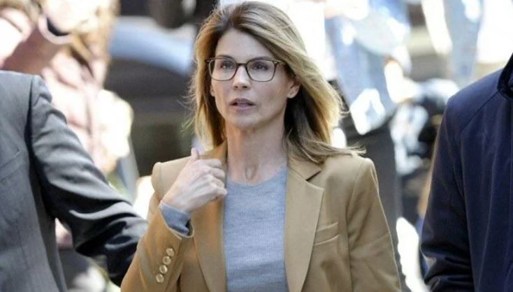 Lori Loughlin rüşvet skandalı sonrası oyunculuğa dönüyor