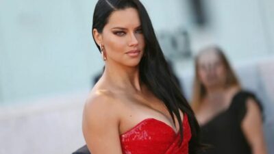 Adriana Lima hamile mi?