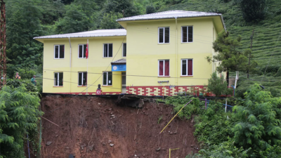 Rize’deki riskli okula ‘taşımalı eğitim’ formülü