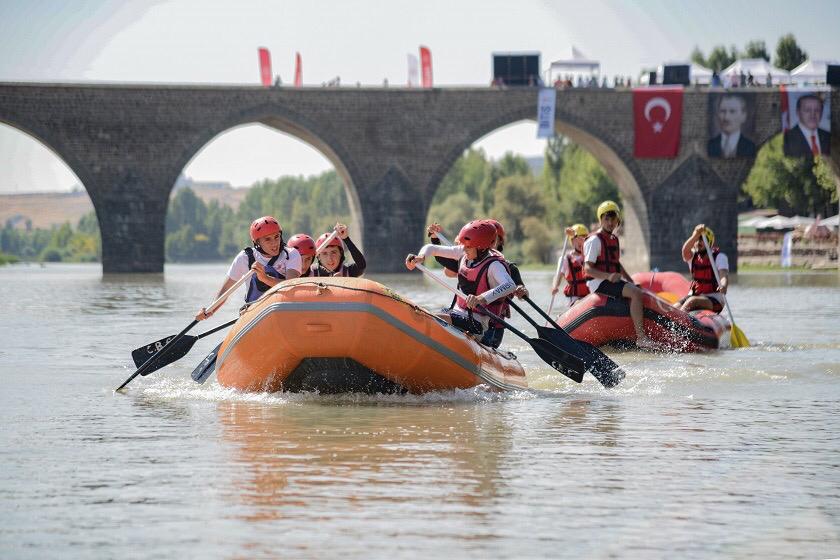 Dicle Nehrinde rafting heyecanı