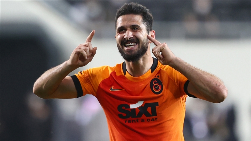 Emre Akbaba Galatasaray’dan ayrıldı