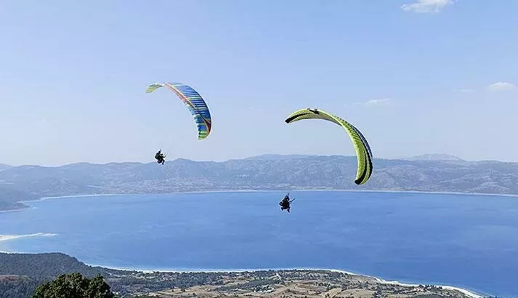 Salda Gölü kıyısına iniş yapan paraşütçülere para cezası