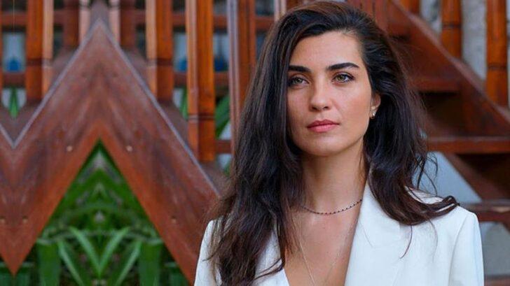 Tuba Büyüküstün acısını siyah bir paylaşımla duyurdu