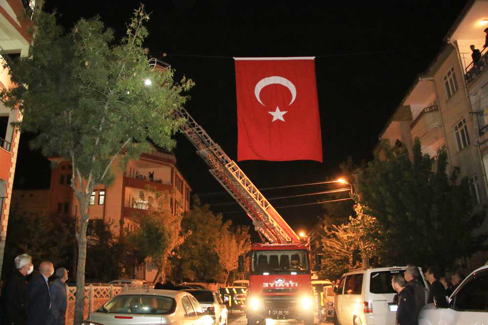 Şehit Özel Harekat Polisi Şahin’in baba ocağına ateş düştü