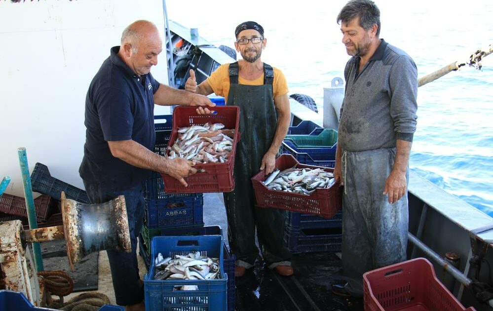 Balıkçılar dertli: “Ucuza alıp pahalıya satıyorlar”