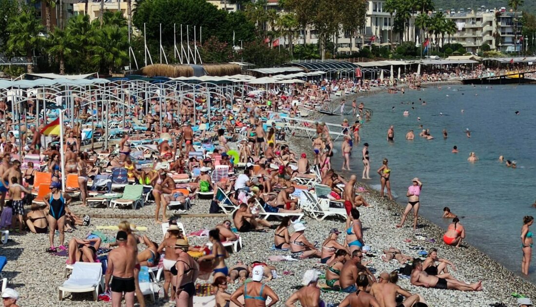 Antalya’da ekim ayında turist yoğunluğu