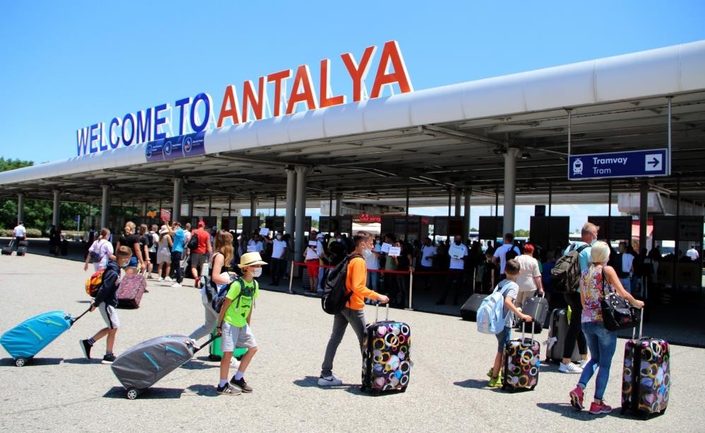 Antalya’da turist sayısı 8 milyonu aştı