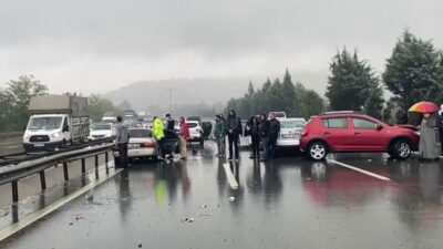 Sakarya’da 27 araçlı zincirleme kazalar: 3’ü ağır 17 yaralı