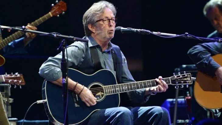 Eric Clapton’dan aşı karşıtı gruba bağış