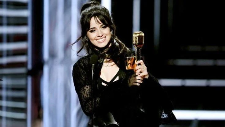 Camila Cabello Havana ile tarihi geçti