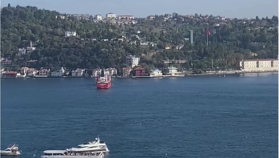 İstanbul Boğazı’nda kargo gemisi sürüklendi