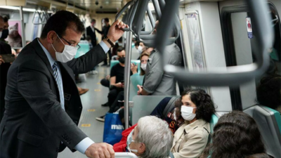 Ekrem İmamoğlu, Taksim’e metroyla gitti