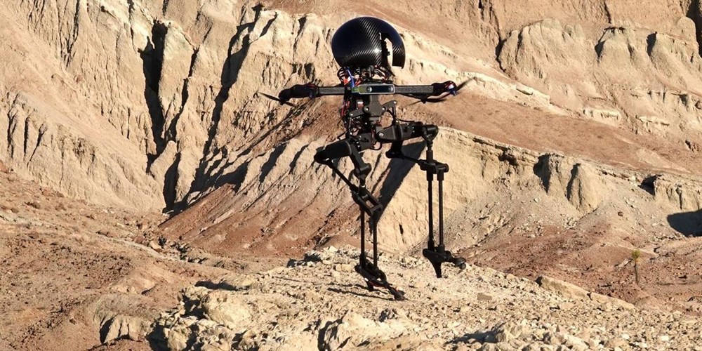 ABD’de uçan robot geliştirildi