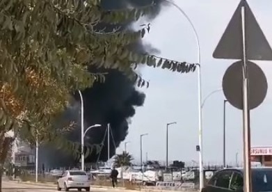 Bursa’da yat limanında yangın! Dumanlar gökyüzünü kapladı…