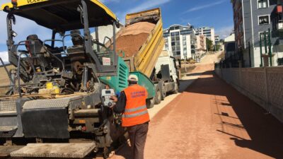 Osmangazi’de asfaltlama çalışmaları aralıksız sürüyor