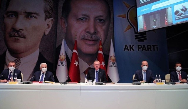 AK Parti’de seçim hazırlıkları: Gündem EYT ve erken yaşta evlilik