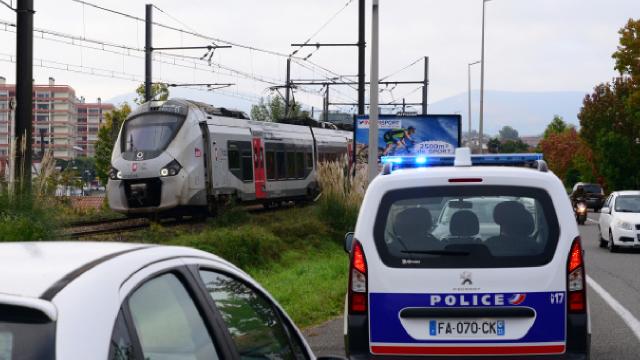 Fransa’da tren göçmenlere çarptı: 3 ölü