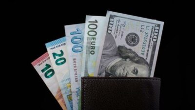 Yıl sonu dolar ve enflasyon beklentileri yükseldi