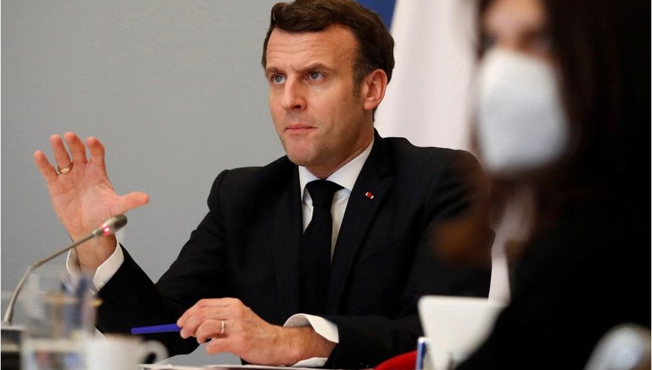 Macron’un sağlık kartını kullanan gence 135 euro ceza