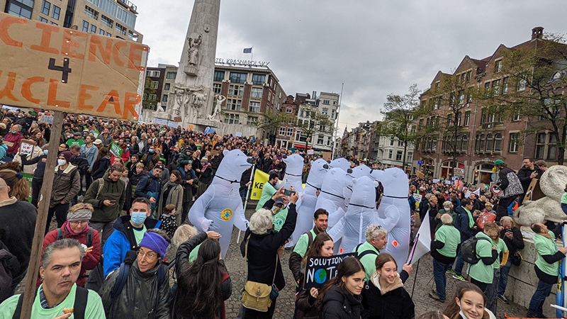 Hollanda’da 40 bin kişilik iklim protestosu