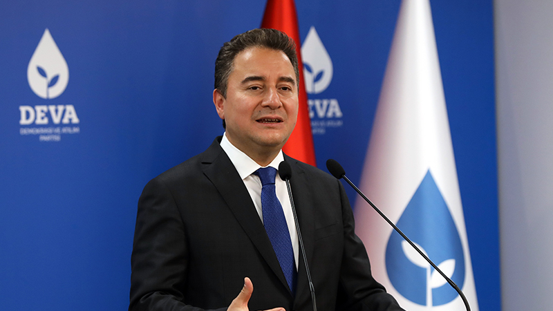 Babacan: Hatalarda ısrar, yanlışlarda inat edilirse daha beteri olur