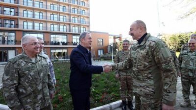 Aliyev, Bakan Akar’ı kabul etti