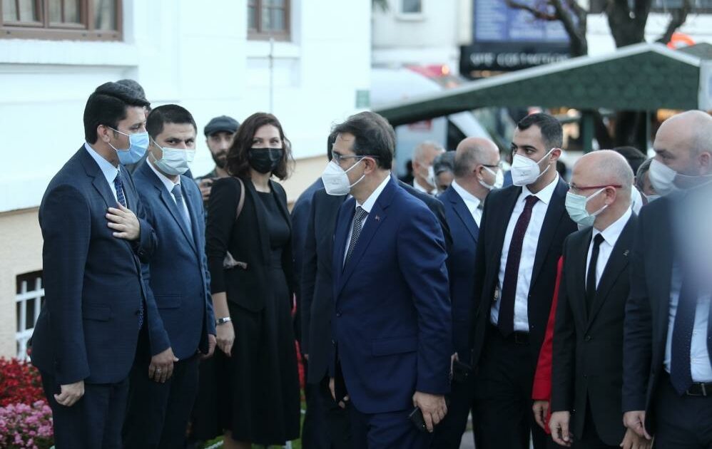 Bakan Dönmez Bursa’da: Birçok komşu ülkeye göre çok daha rahat konumdayız