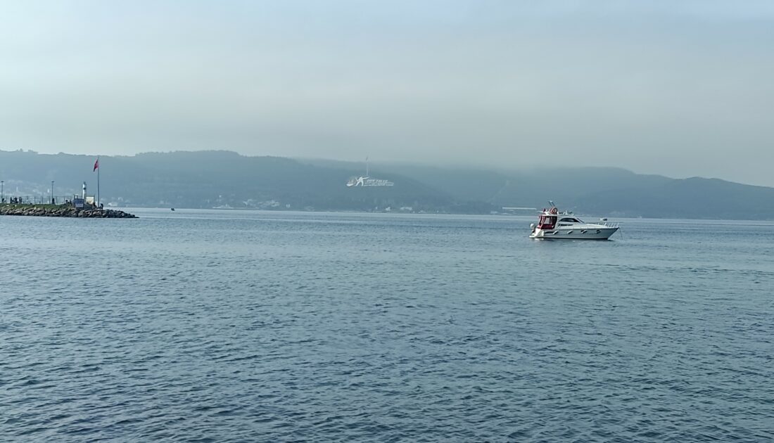 Çanakkale Boğazı 12 saat sonra gemi trafiğine açıldı