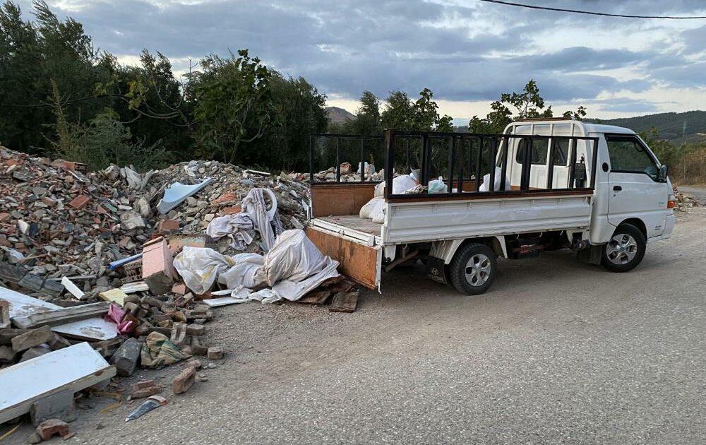 Bursa’da çevreye moloz dökenler suçüstü yakalandı