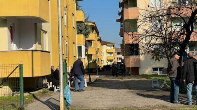 Yemek siparişi getiren kurye, apartman sakinini öldürdü