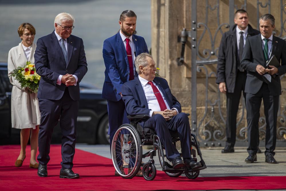 Çekya Devlet Başkanı Zeman yeniden hastaneye kaldırıldı