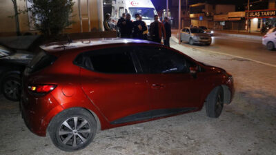 Adana’da seyir halindeki otomobile çapraz ateş açıldı: 1 ölü, 1 yaralı