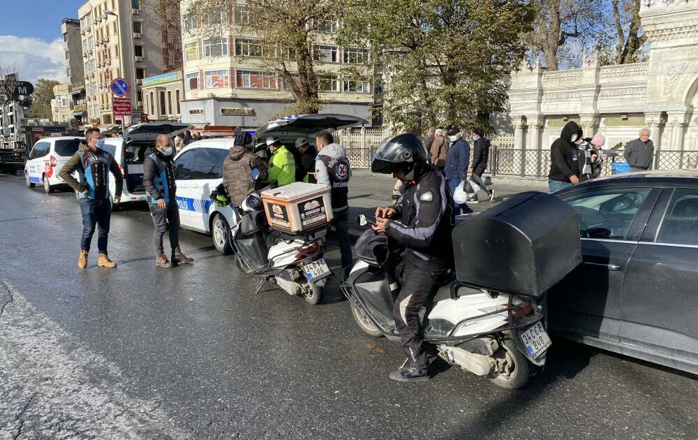 Yasağa rağmen trafiğe çıkan motosiklet kullanıcılarına ceza yağdı