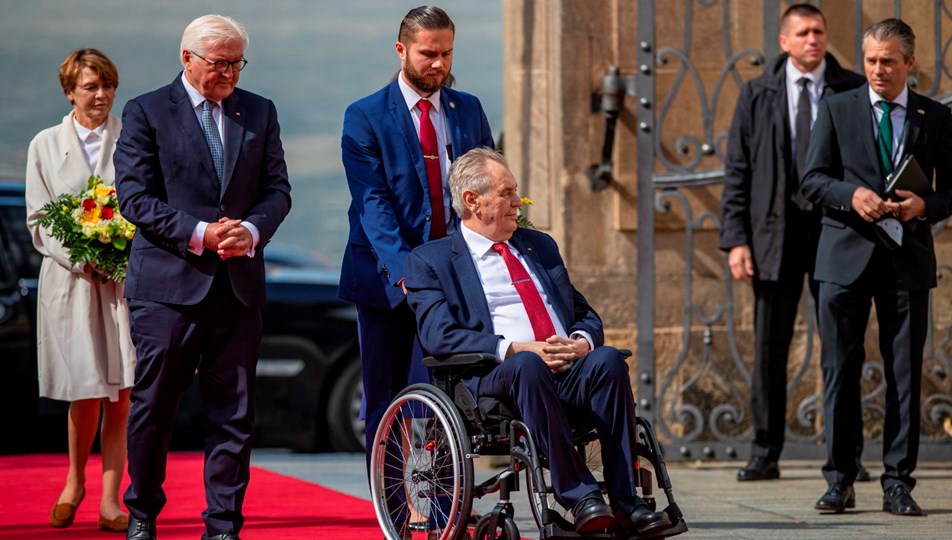 Çekya Devlet Başkanı pozitif! Sabah hastaneden çıkmıştı