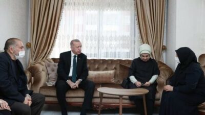 Cumhurbaşkanı Erdoğan’dan Başak Cengiz’in ailesine ziyaret