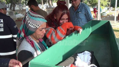 Babasının darbettiği öne sürülen 3 aylık Elif Ada toprağa verildi