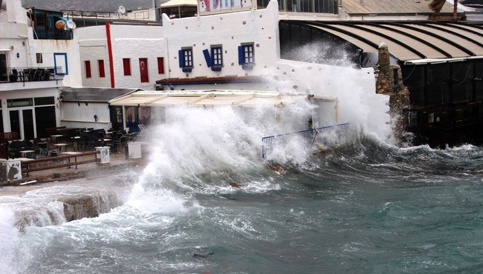 Fırtına bugün de devam edecek: Meteoroloji 67 ili uyardı