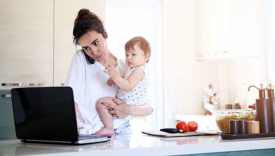 Çalışan anneye bakıcı desteği artıyor: Kimler başvurabilir?