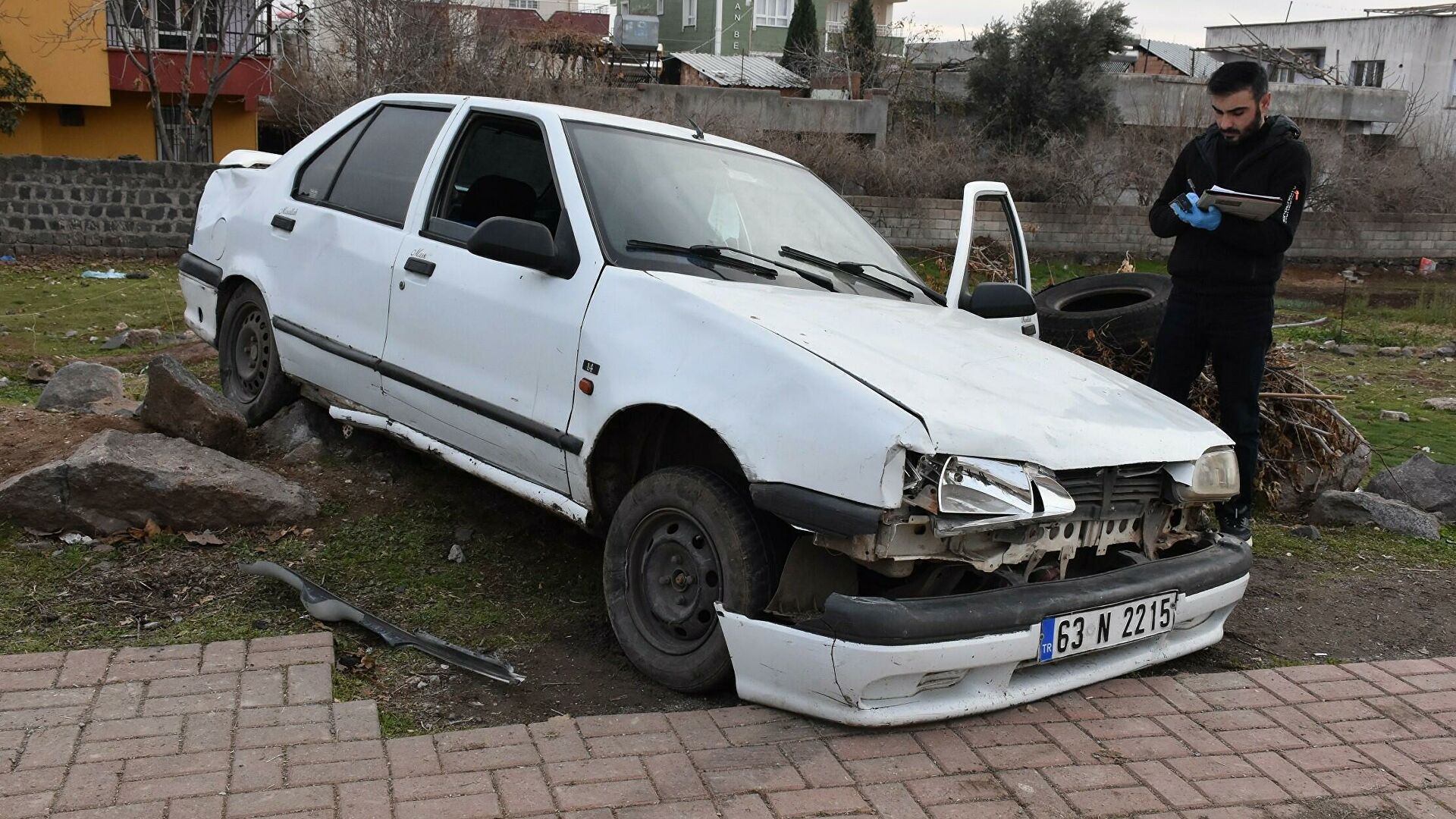 Fren yerine gaza basınca öğrencilerin arasına daldı: 11 yaralı