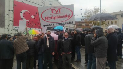 EYT’liler ‘zam kupası’ protestosunda