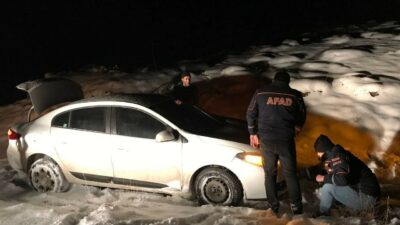 Kardan kapanan yolda mahsur kalan yabancı uyruklu şahsı AFAD kurtardı