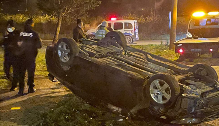 Bursa’da aracıyla adliye önünde takla atan sürücü olay yerinden kaçtı