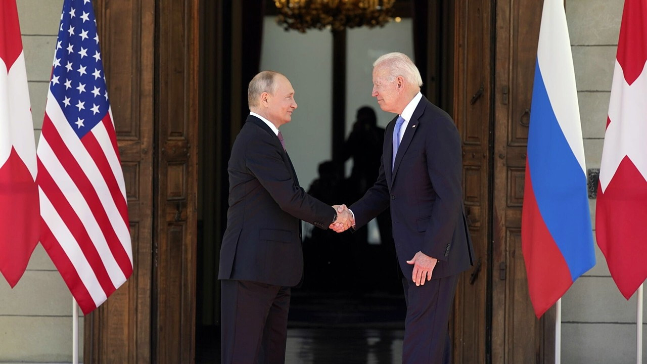 Biden ve Putin Ukrayna’da artan gerilimle ilgili görüştü