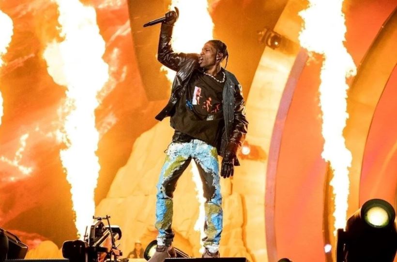 Travis Scott Coachella Festivali’nden çıkarıldı