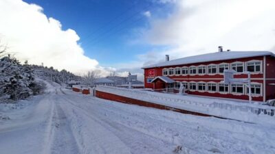 Kastamonu’nun 9 ilçesinde kar yağışı nedeniyle eğitime ara verildi